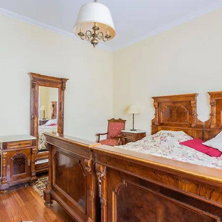 Sello Villa *