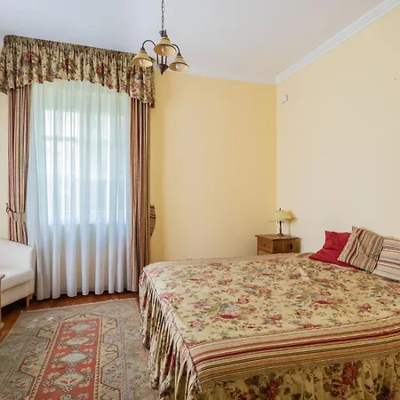 Sello Villa *