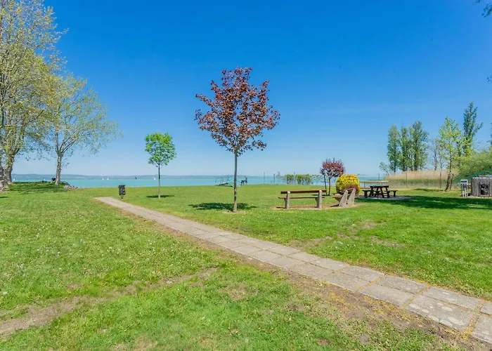 וילה Sello בלטונללה