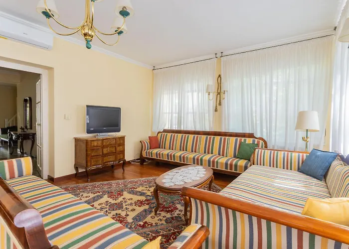 וילה Sello בלטונללה