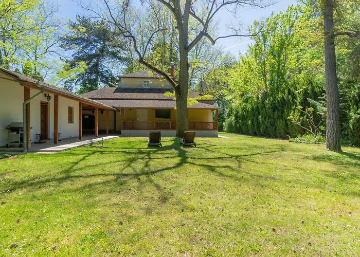 ヴィラ Sello バラトンレッレ